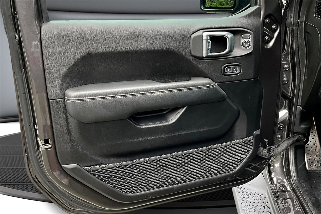 Used 2023 Jeep Wrangler Sahara image 19