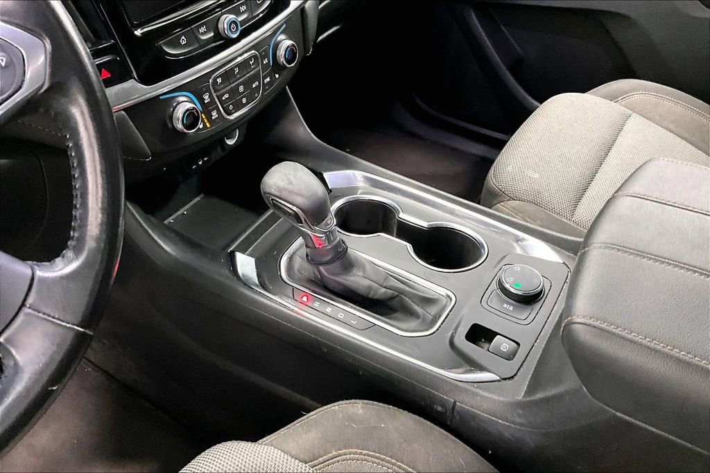 Used 2021 Chevrolet Traverse LT image 17