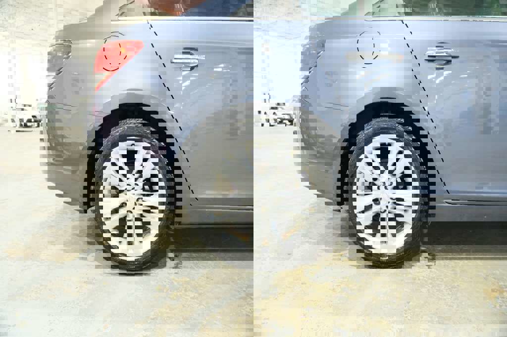 Used 2013 Chevrolet Cruze LTZ FWD image 11