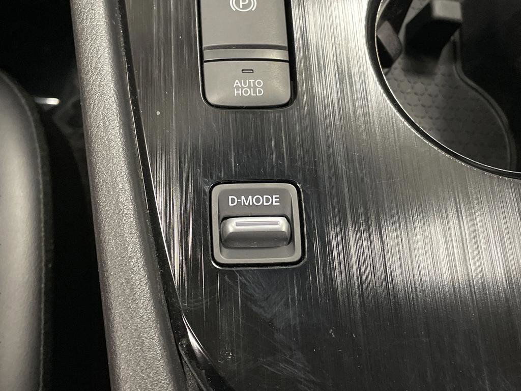 Used 2023 Nissan Rogue SV w/ SV Premium B Package image 23