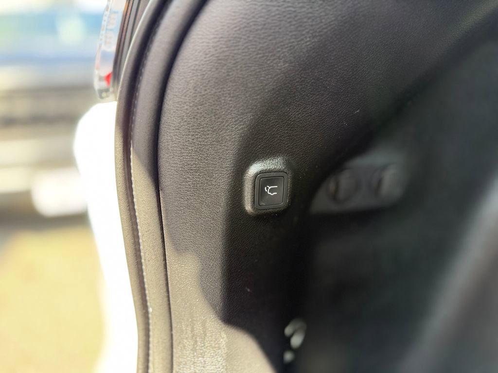 Used 2022 Jeep Cherokee Latitude Lux AWD/4WD image 30