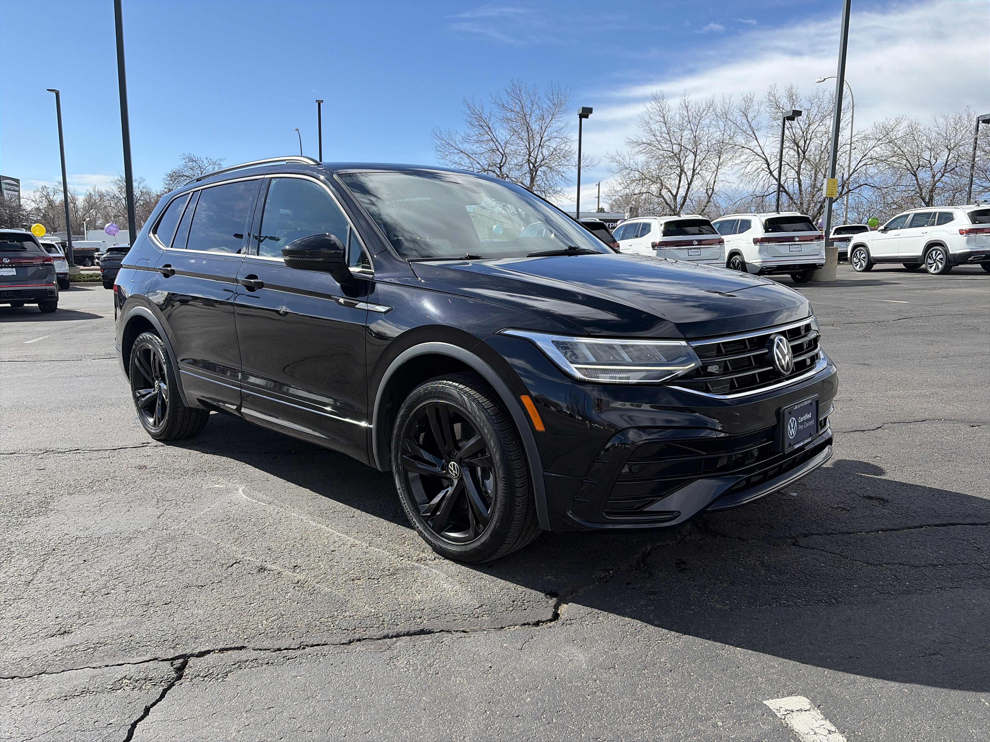 Certified 2023 Volkswagen Tiguan SE R-Line image 3