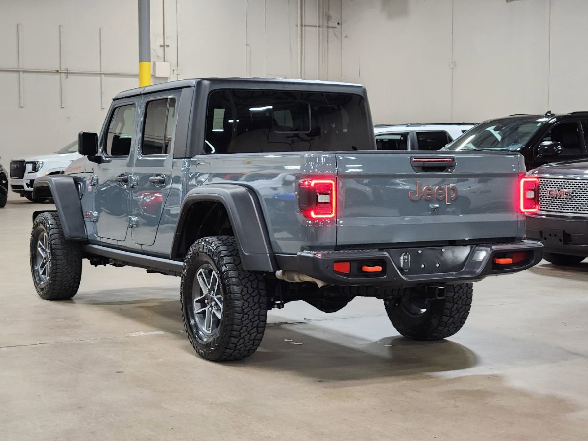 Used 2024 Jeep Gladiator Mojave w/ Technology Group AWD/4WD image 11