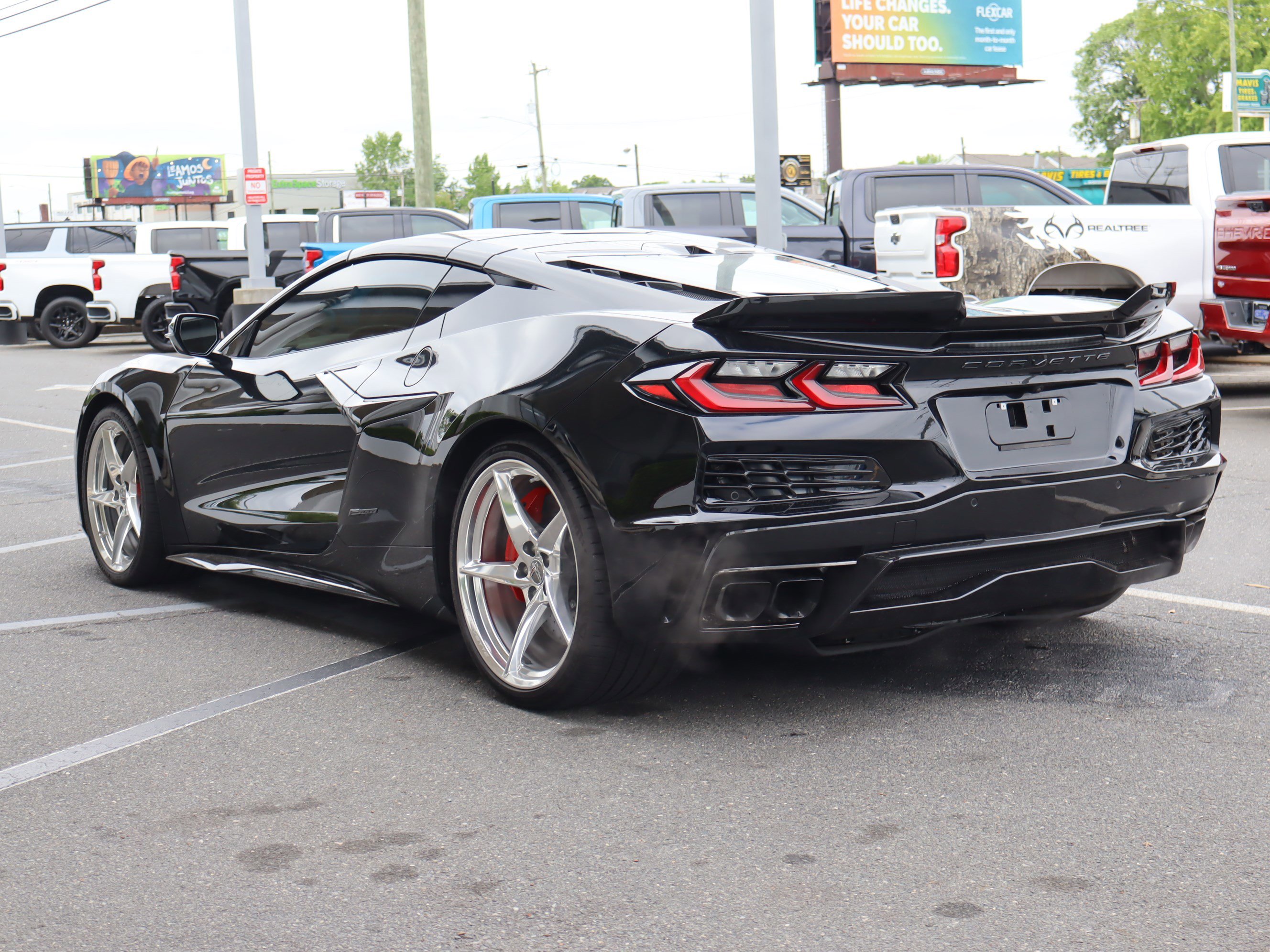 Used 2025 Chevrolet Corvette E-Ray w/ Stealth Interior Trim Package AWD/4WD image 8