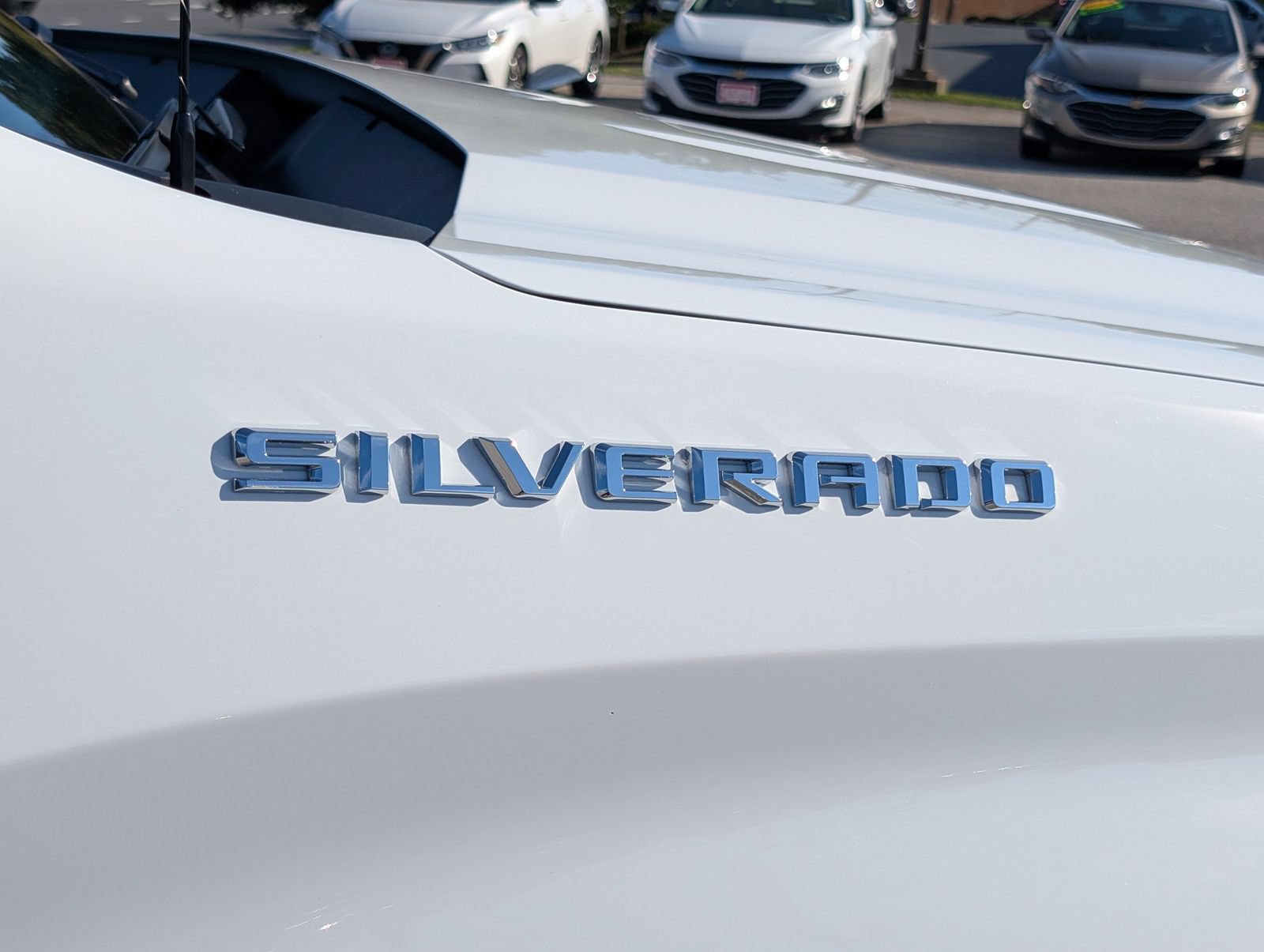 Used 2024 Chevrolet Silverado 1500 LT AWD/4WD image 9