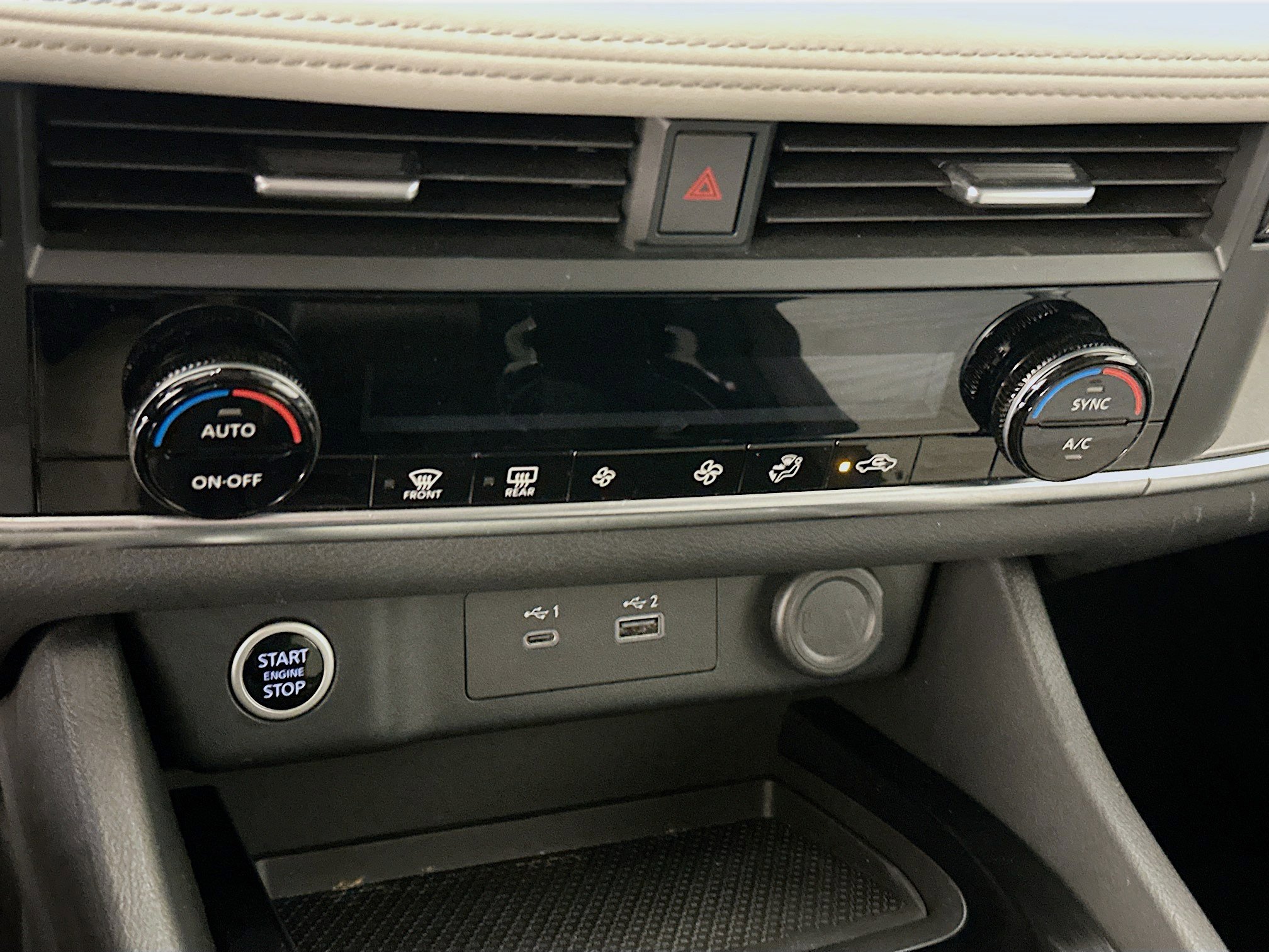 Used 2023 Nissan Rogue SV image 23