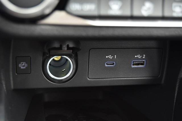 New 2025 Nissan Versa SR w/ Trunk Package image 15