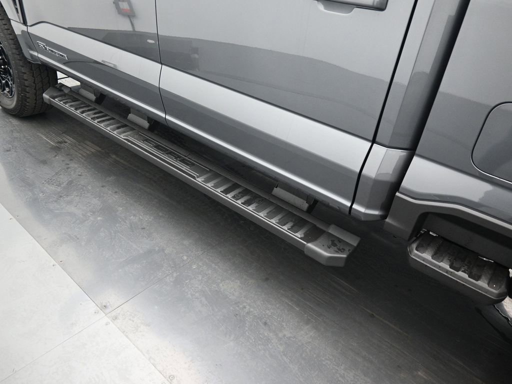 New 2026 Ford F250 Lariat w/ Black Appearance Package image 25