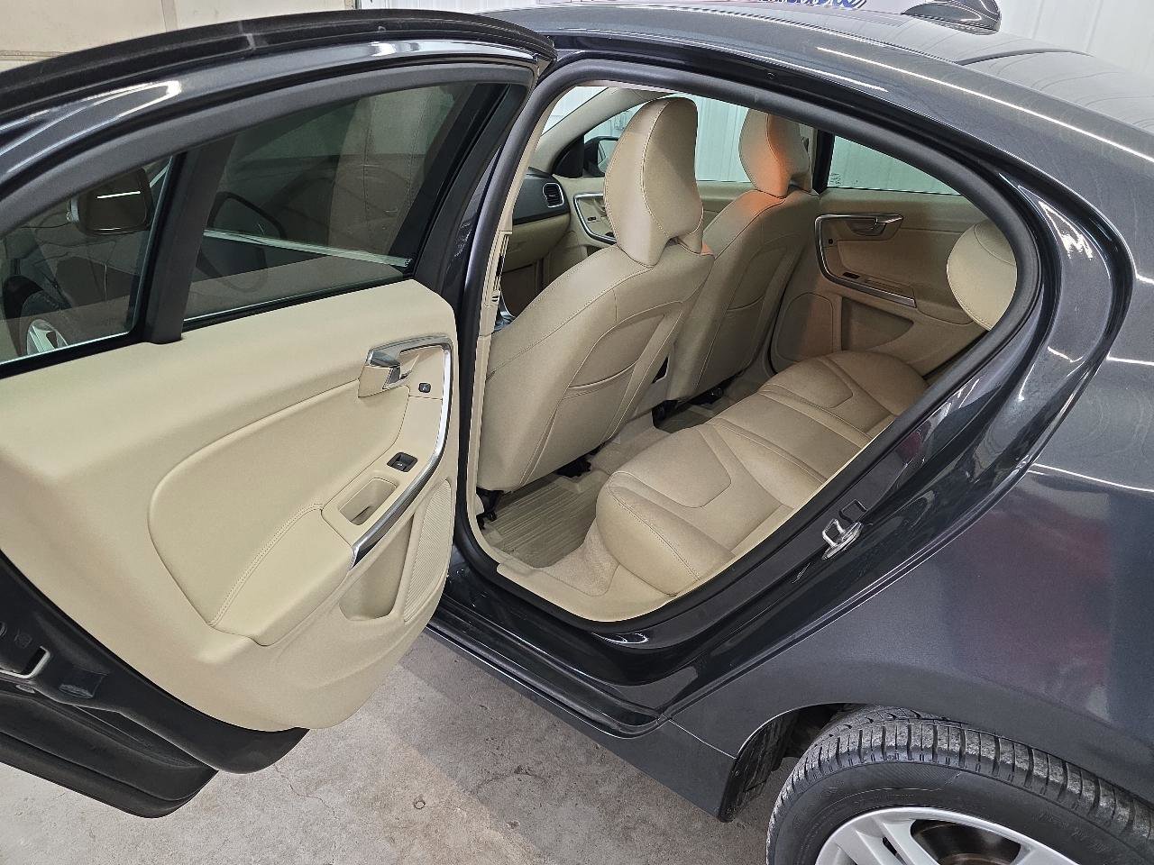 Used 2015 Volvo S60 T5 Premier image 29