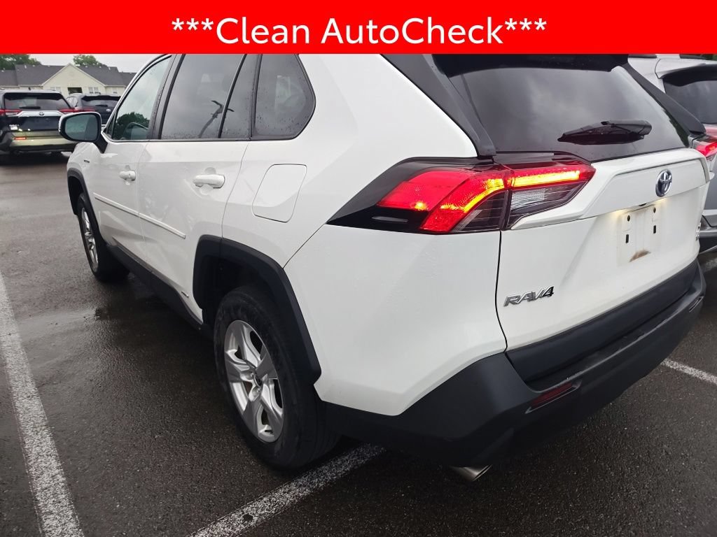 Used 2021 Toyota RAV4 XLE w/ Convenience Package AWD/4WD image 4