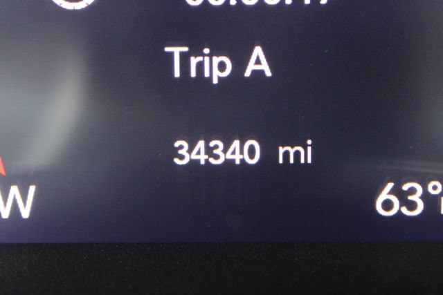 Used 2025 Chrysler Pacifica Limited FWD image 23