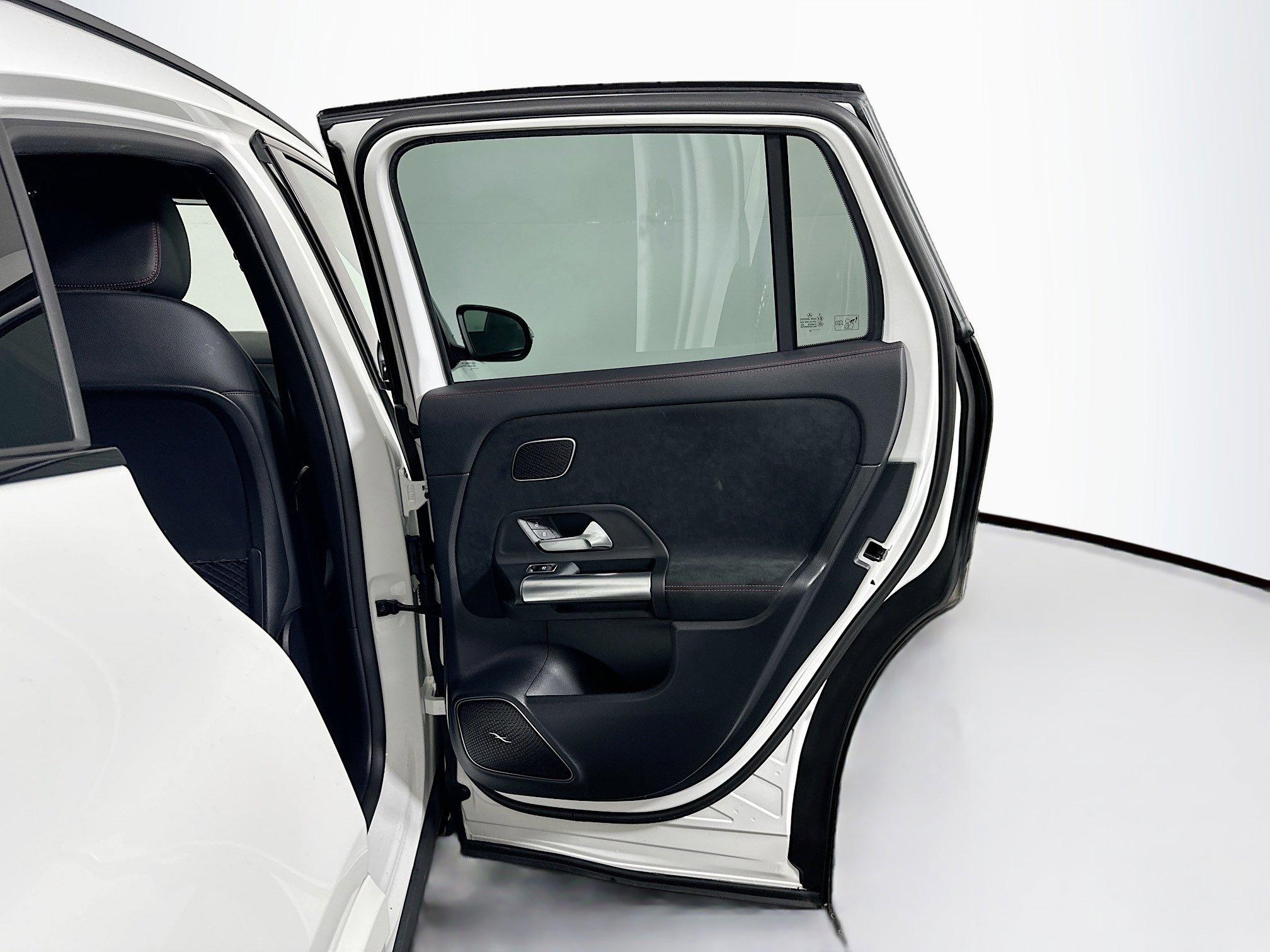 Used 2024 Mercedes-Benz GLA 250 4MATIC image 31