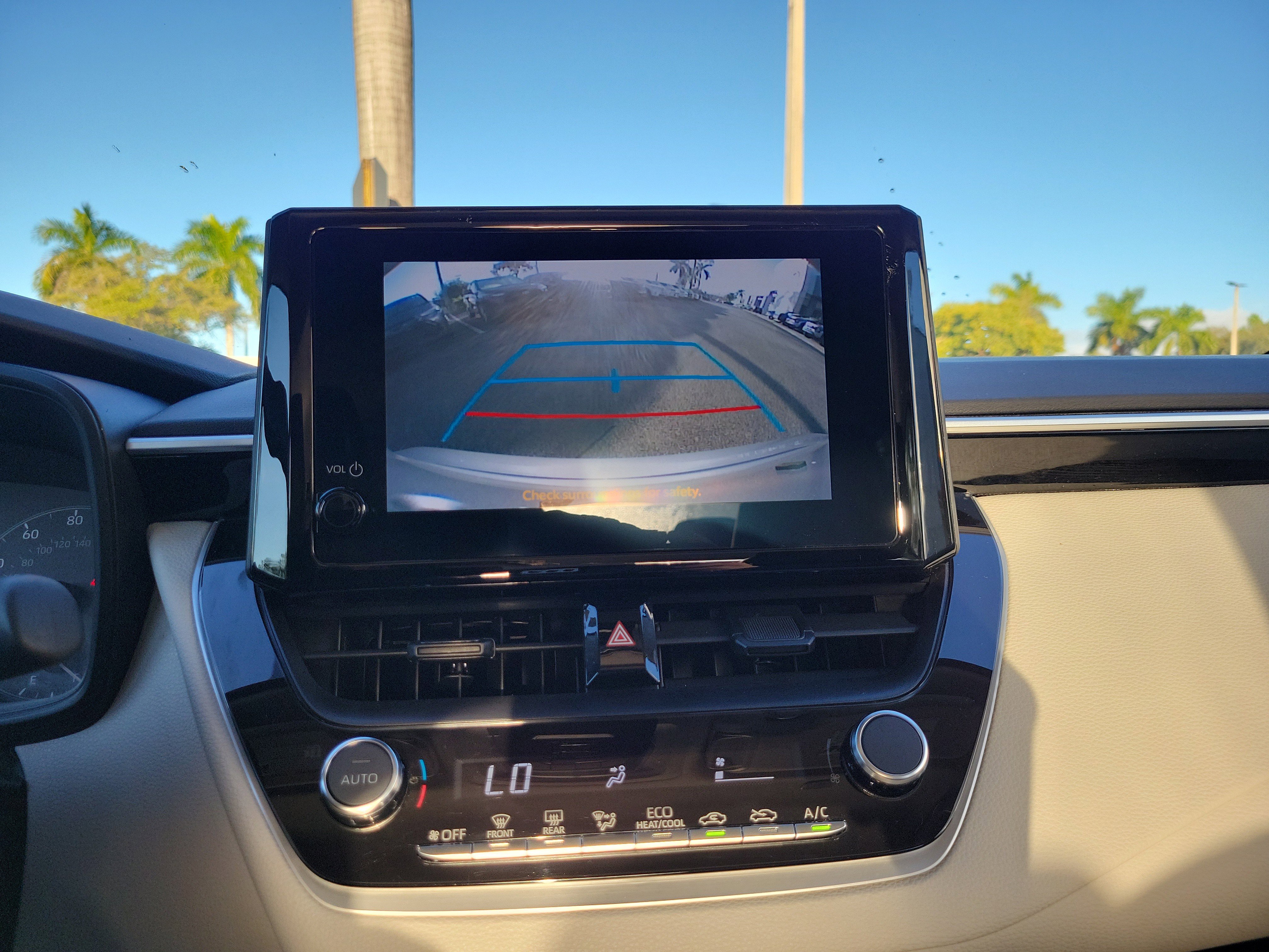 Used 2023 Toyota Corolla LE image 21