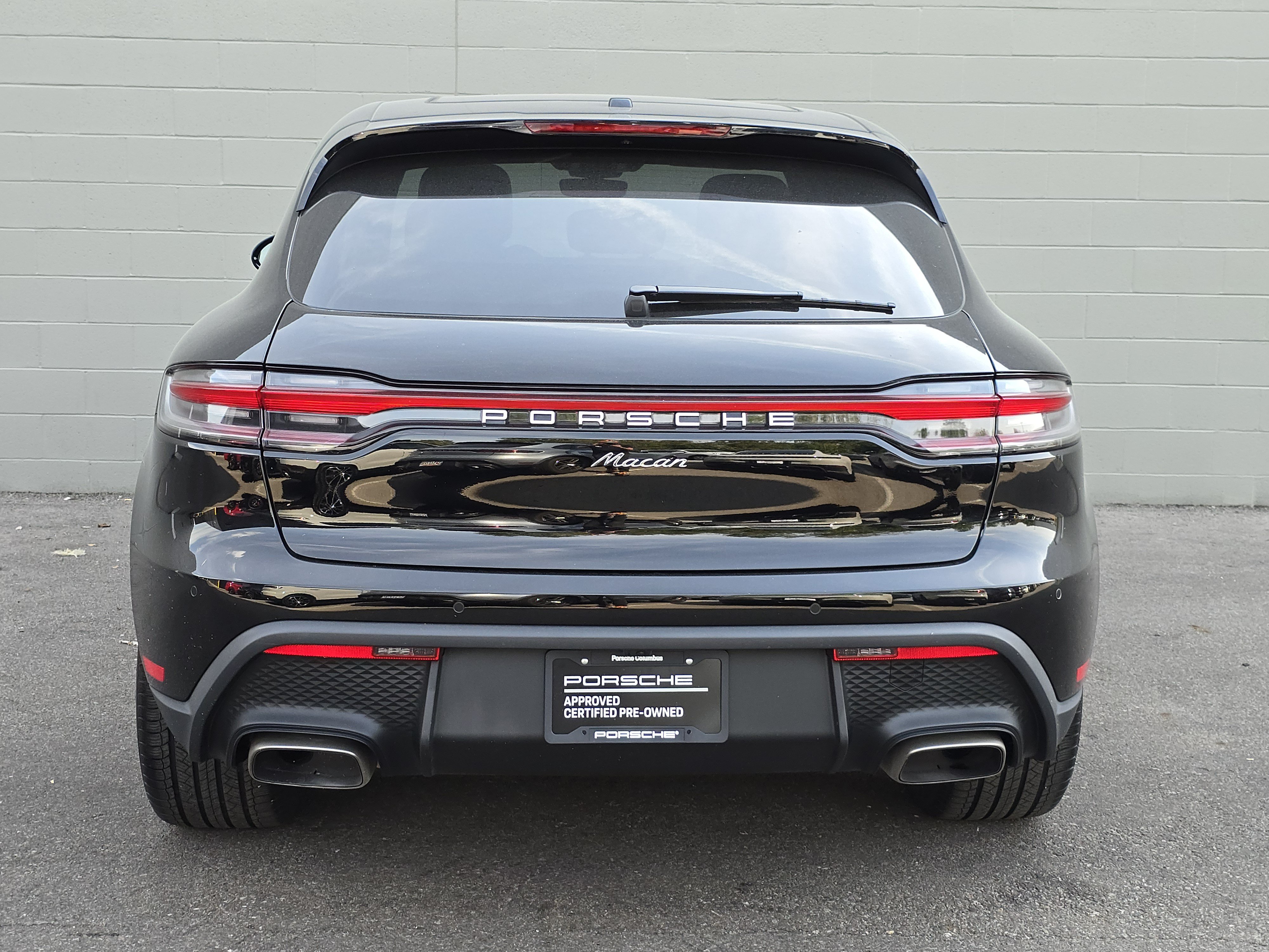 Certified 2026 Porsche Macan AWD/4WD image 8