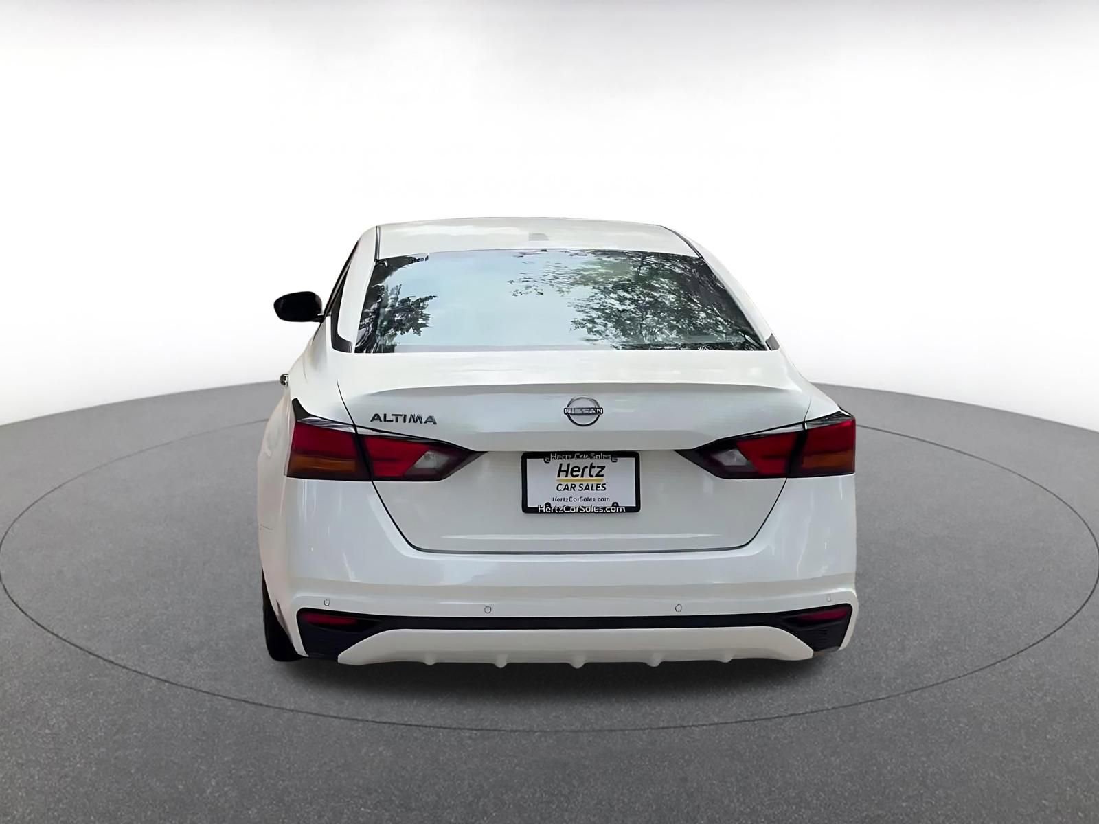 Used 2025 Nissan Altima 2.5 SV FWD image 12