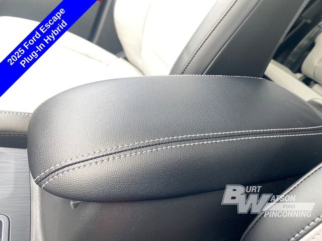 New 2025 Ford Escape SE image 29