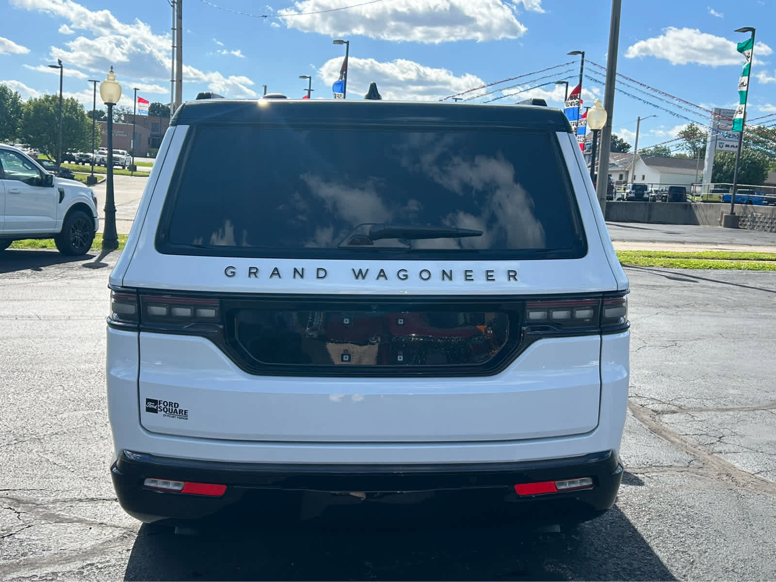 Used 2025 Jeep Grand Wagoneer Series II Obsidian w/ Quick Order Packagew 28T AWD/4WD image 6