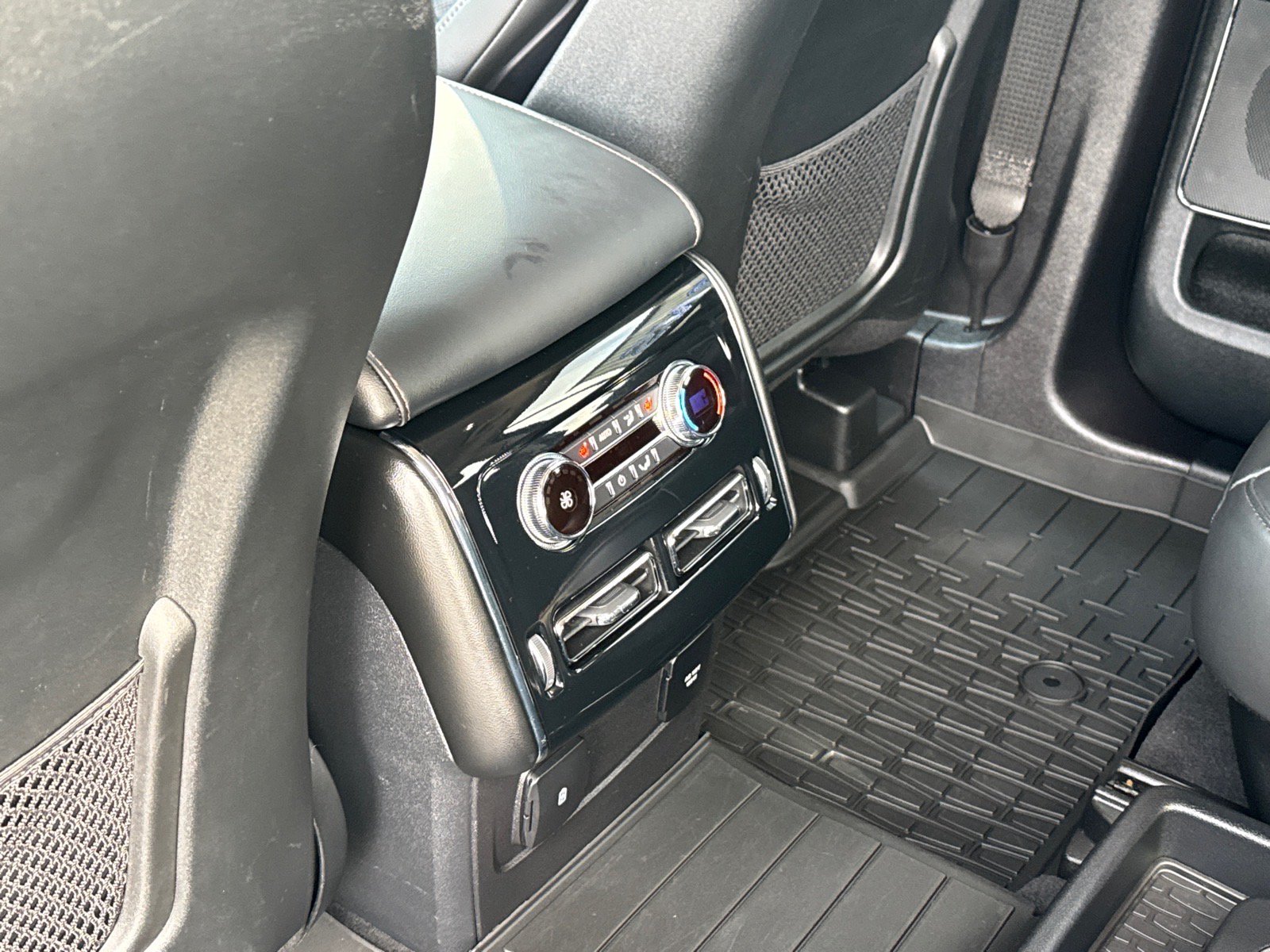Used 2022 Lincoln Aviator AWD w/ Premium Package image 12