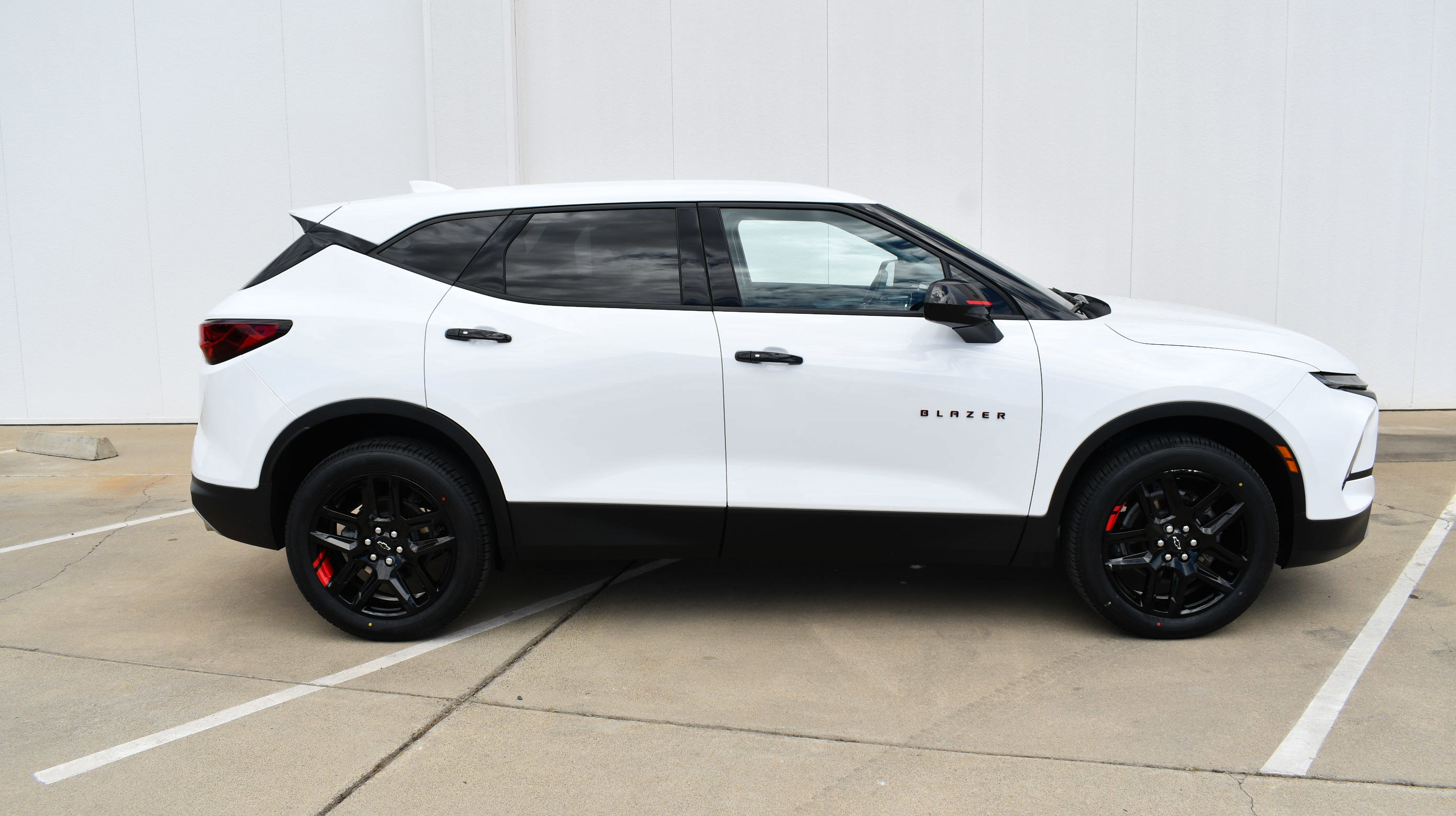 Used 2023 Chevrolet Blazer LT FWD image 4