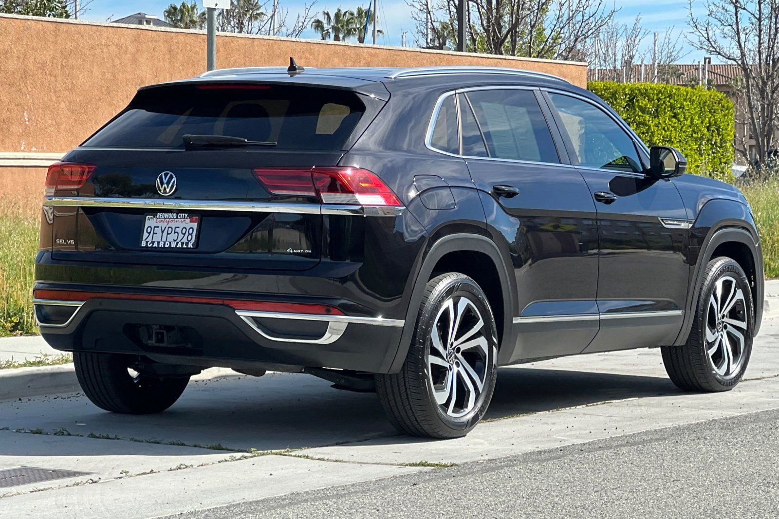 Used 2023 Volkswagen Atlas Cross Sport SEL image 4
