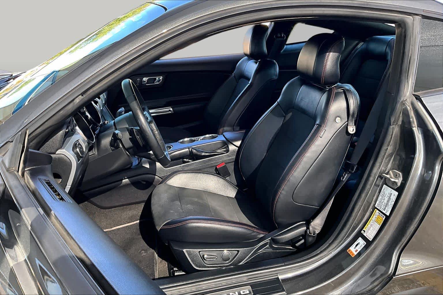 Used 2017 Ford Mustang GT Premium RWD image 8