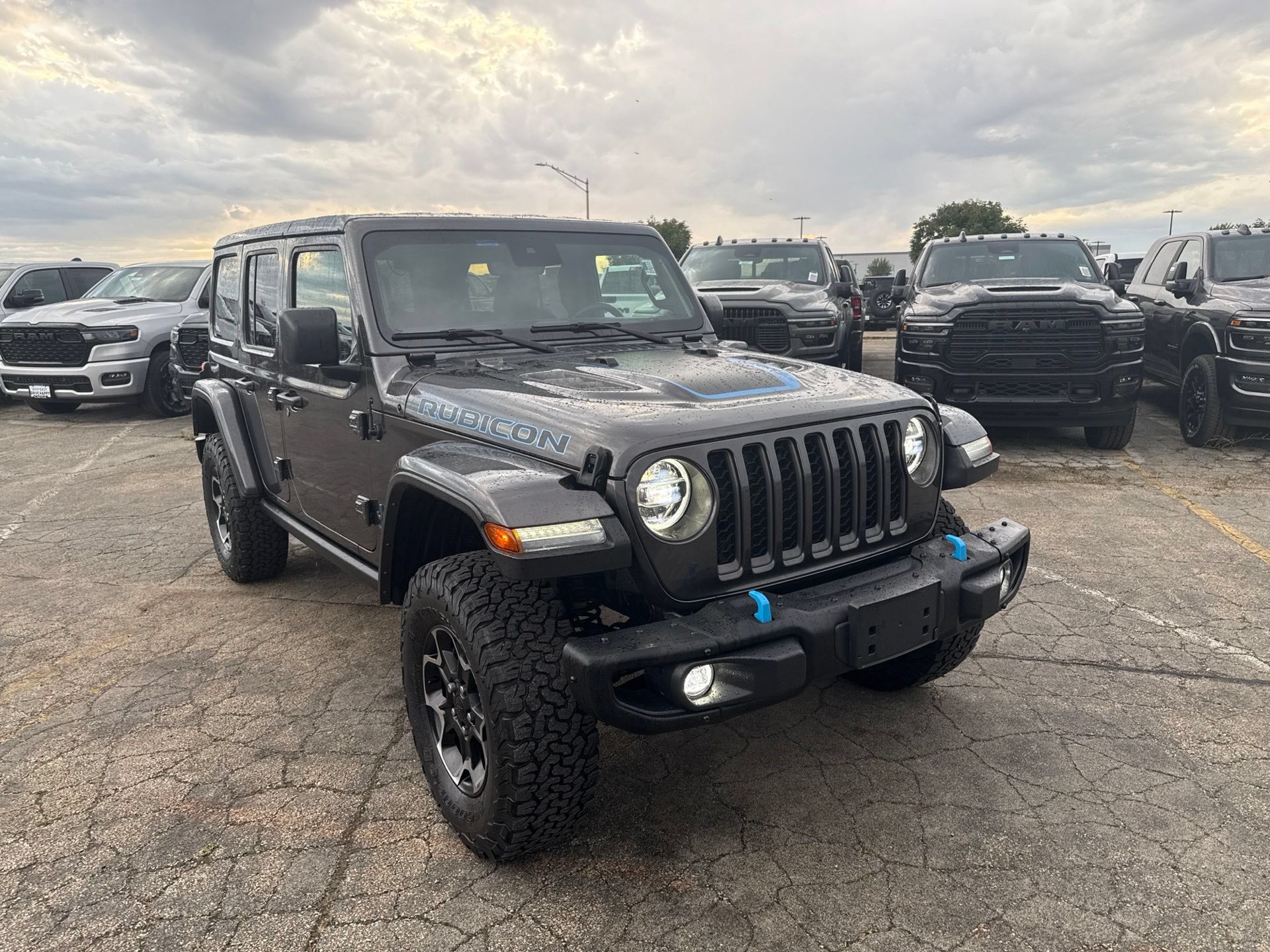 Used 2021 Jeep Wrangler Unlimited Rubicon 4xe w/ Steel Bumper Group AWD/4WD image 4