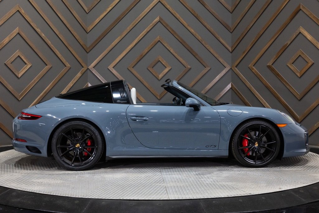 Used 2018 Porsche 911 Targa 4 GTS image 10