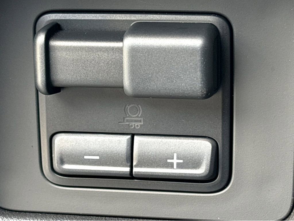 Used 2024 Chevrolet Colorado ZR2 AWD/4WD image 11