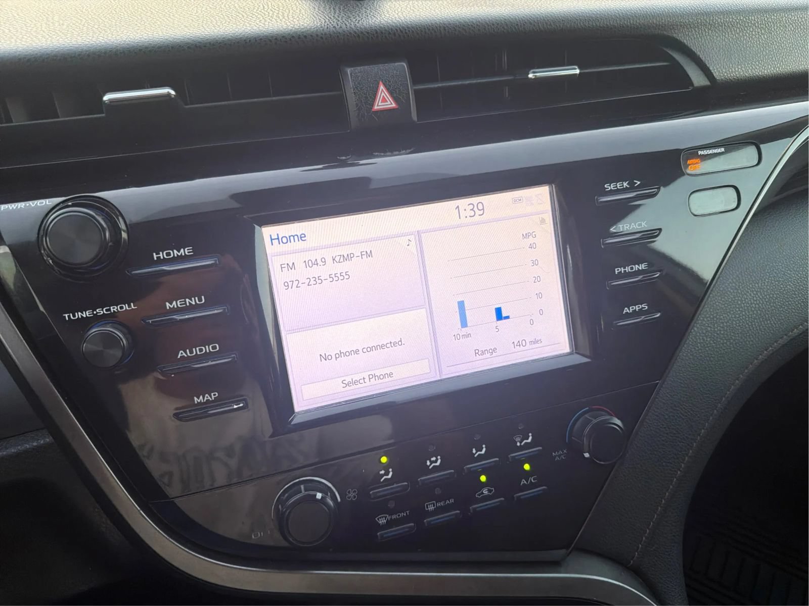Used 2019 Toyota Camry LE FWD image 18