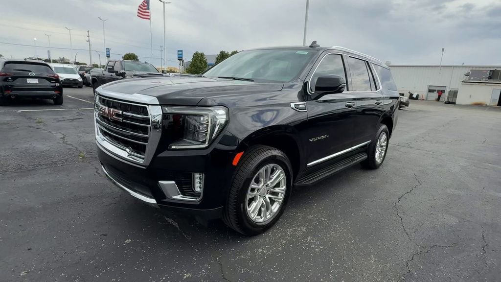 Used 2021 GMC Yukon SLT w/ SLT Premium Package AWD/4WD image 4