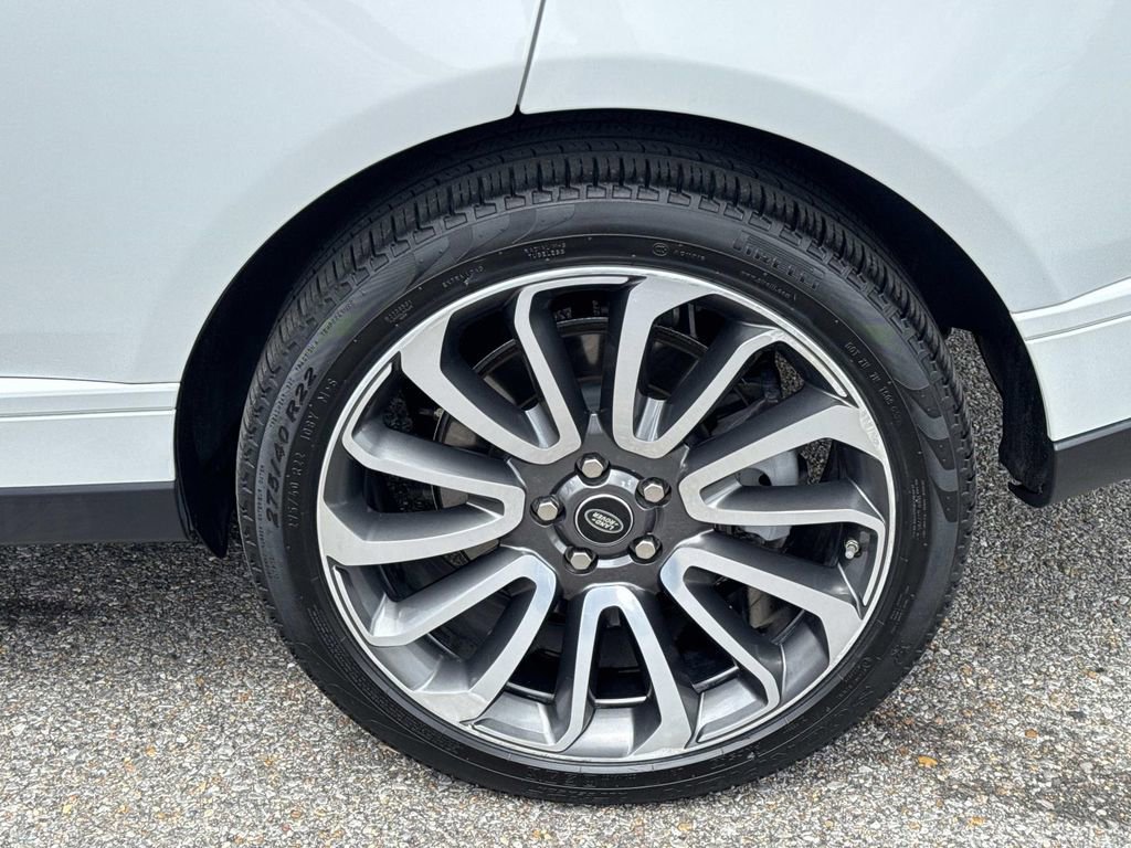 Used 2019 Land Rover Range Rover HSE image 4