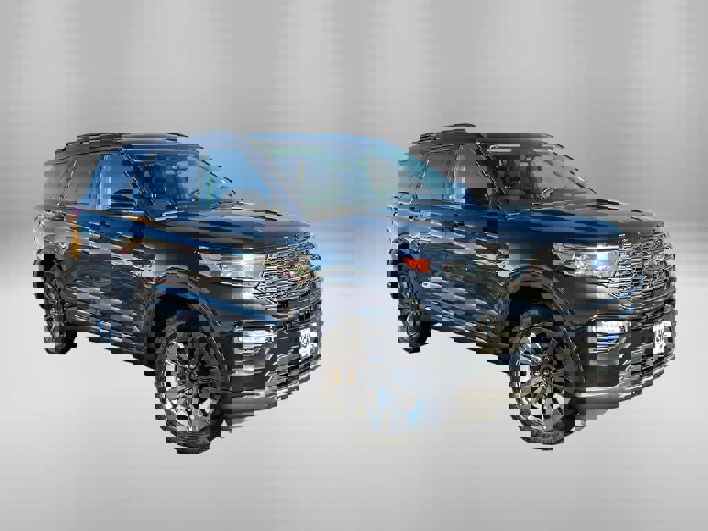 Used 2023 Ford Explorer XLT w/ Equipment Group 202A image 6