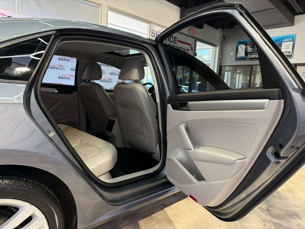 Used 2019 Volkswagen Passat 2.0T Wolfsburg FWD image 38