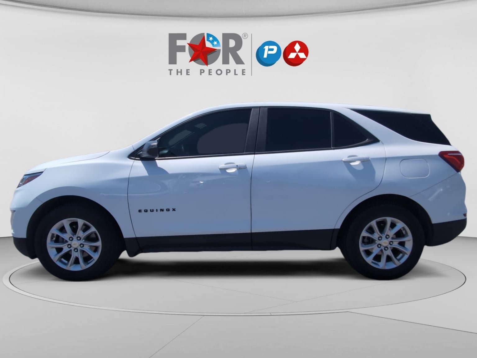 Used 2020 Chevrolet Equinox LS w/ LS Convenience Package FWD image 2