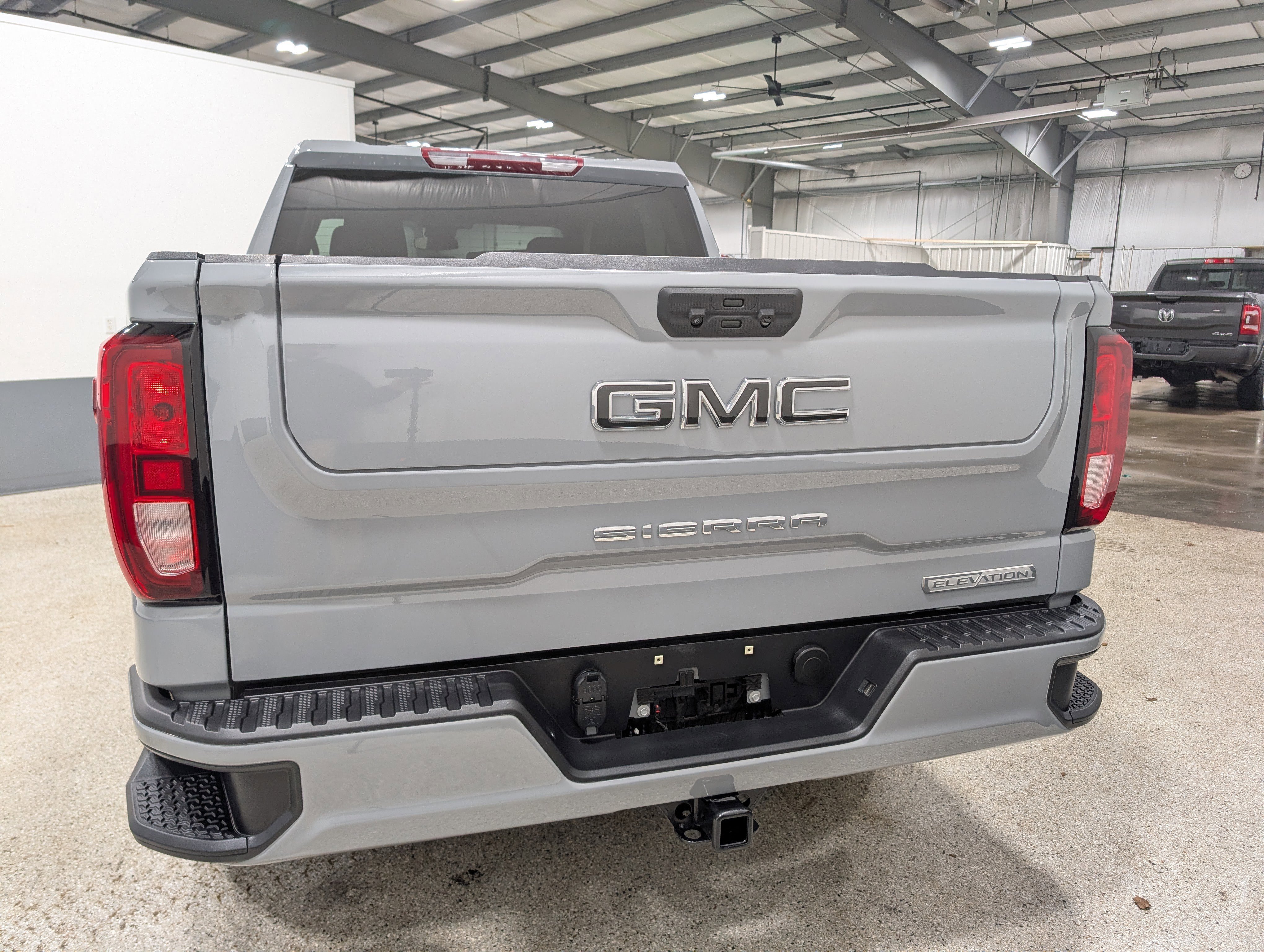 Used 2024 GMC Sierra 1500 Elevation image 4