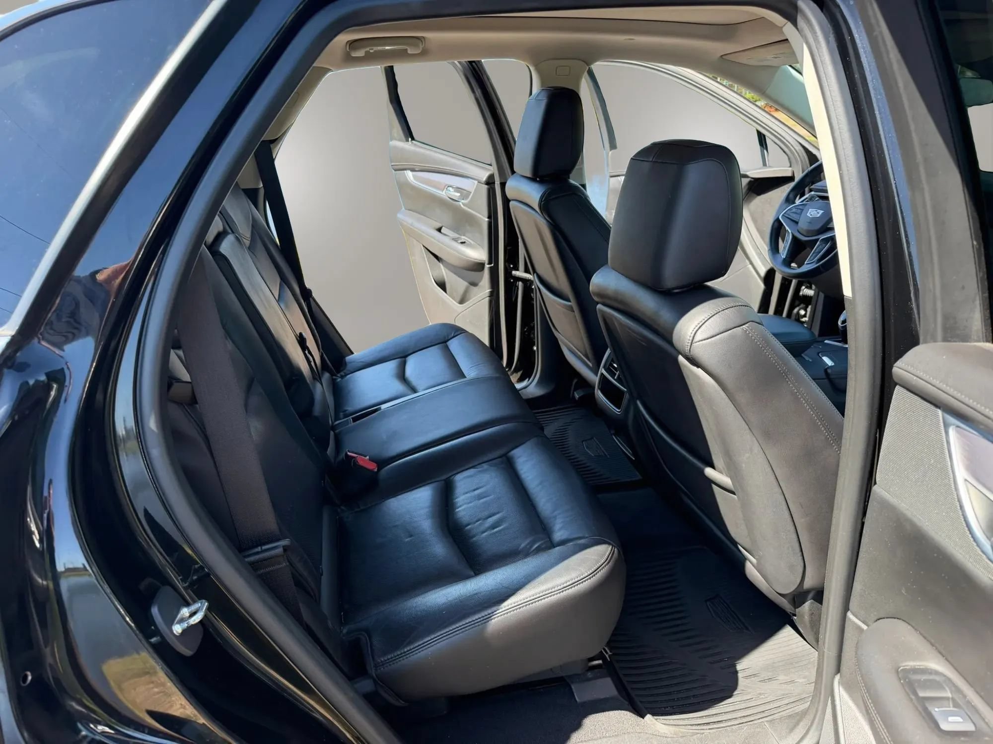 Used 2017 Cadillac XT5 Luxury w/ Driver Awareness Package AWD/4WD image 18