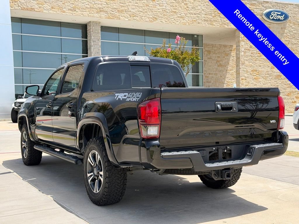 Used 2019 Toyota Tacoma TRD Sport AWD/4WD image 10