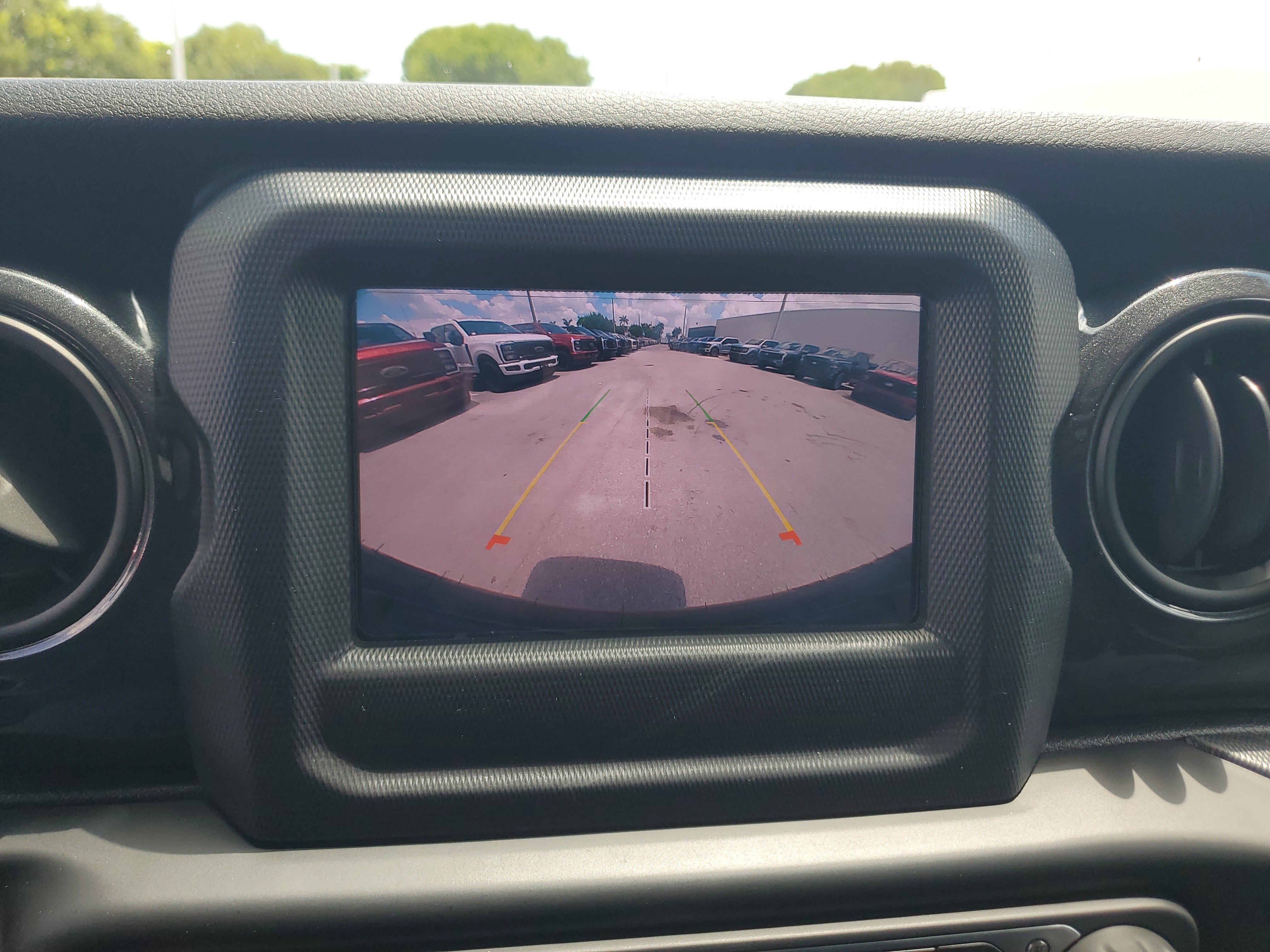 Used 2020 Jeep Wrangler Unlimited Sport image 10