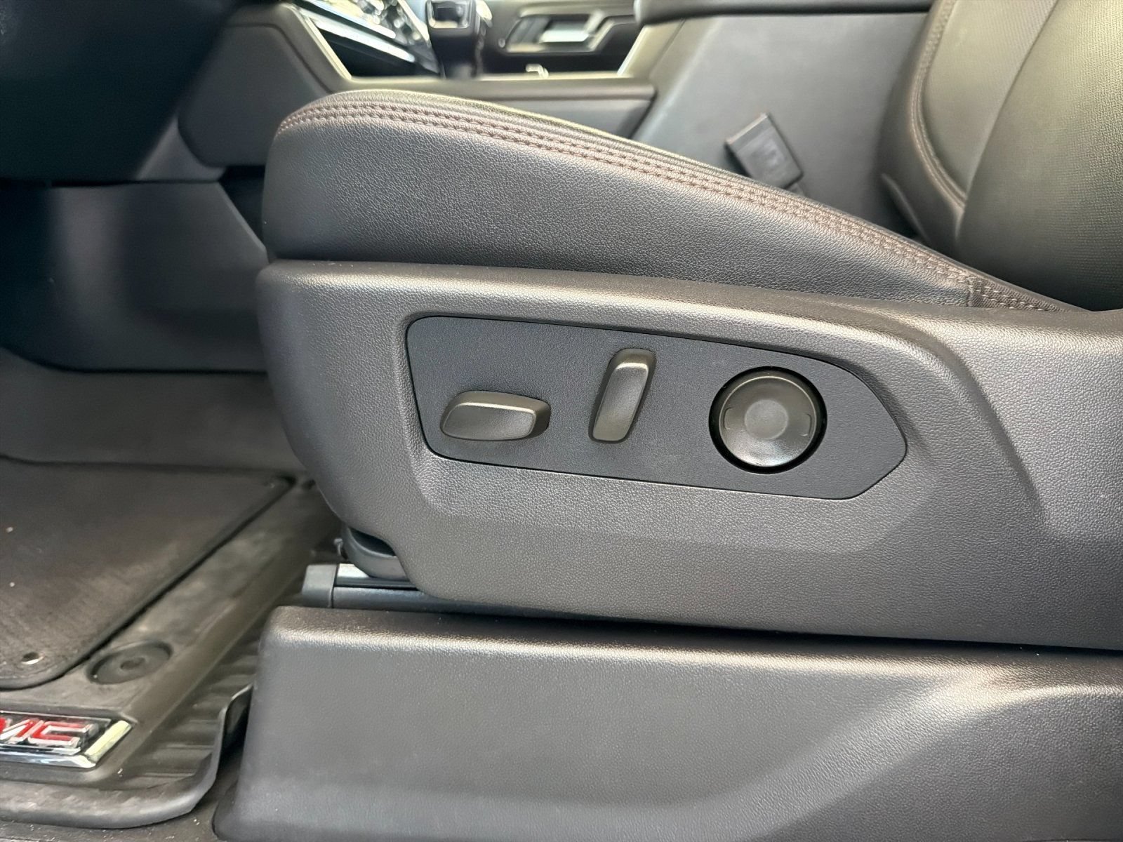 Used 2026 GMC Sierra 1500 AT4 AWD/4WD image 12