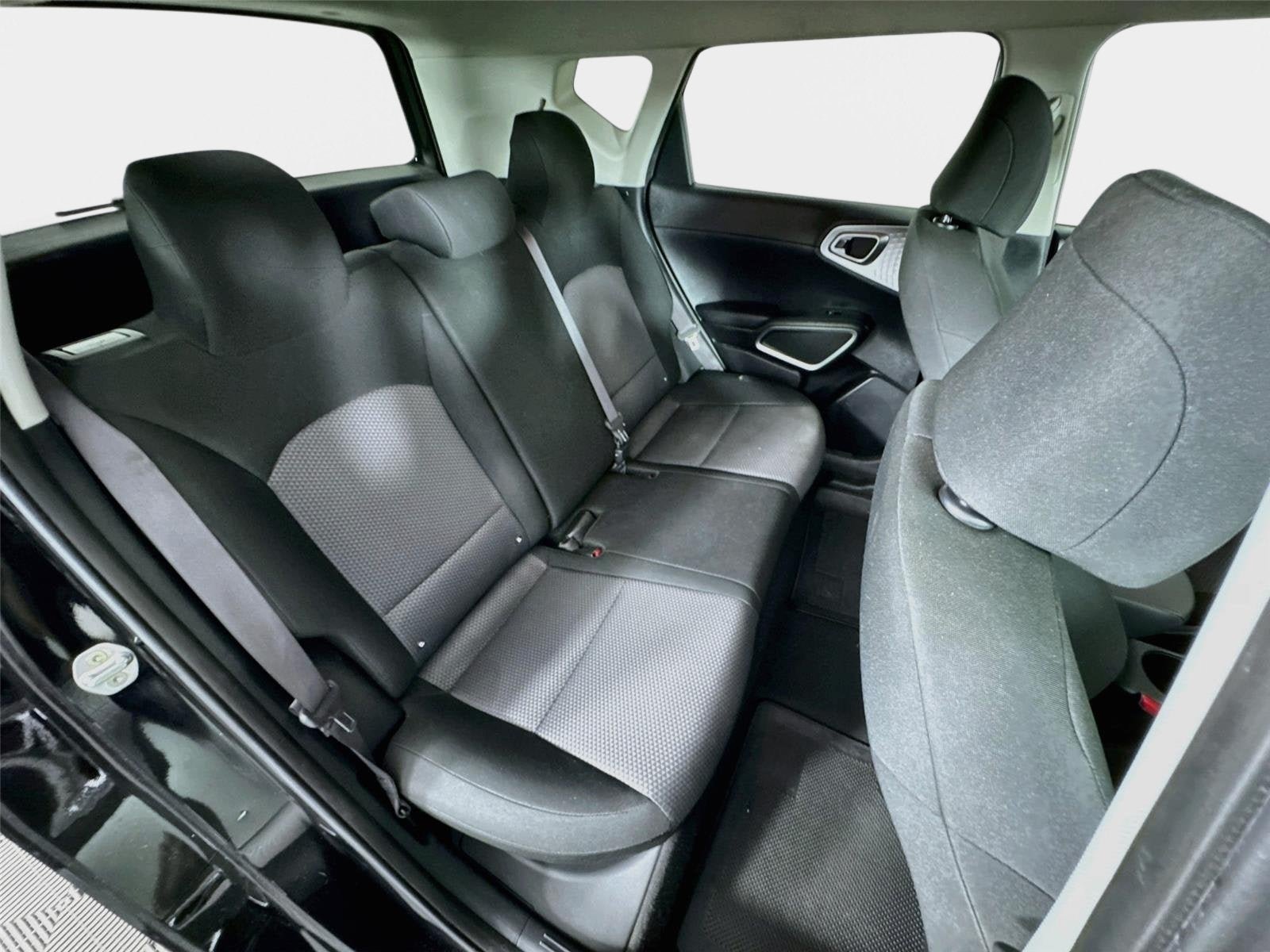 Certified 2022 Kia Soul LX FWD image 24