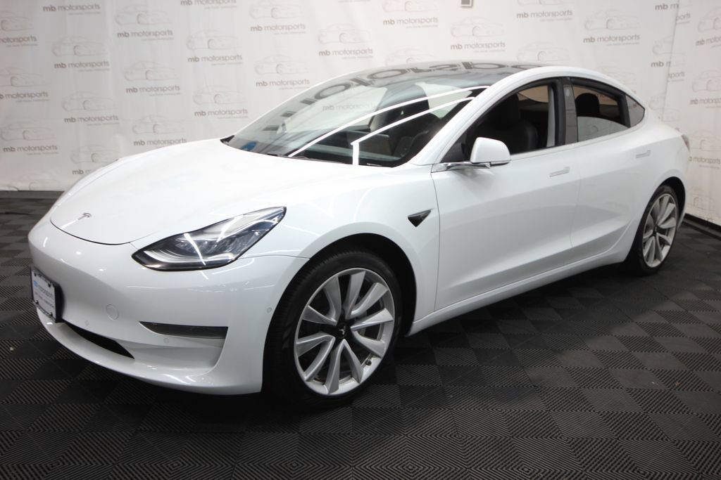 Used 2020 Tesla Model 3 Standard Range Plus RWD image 2