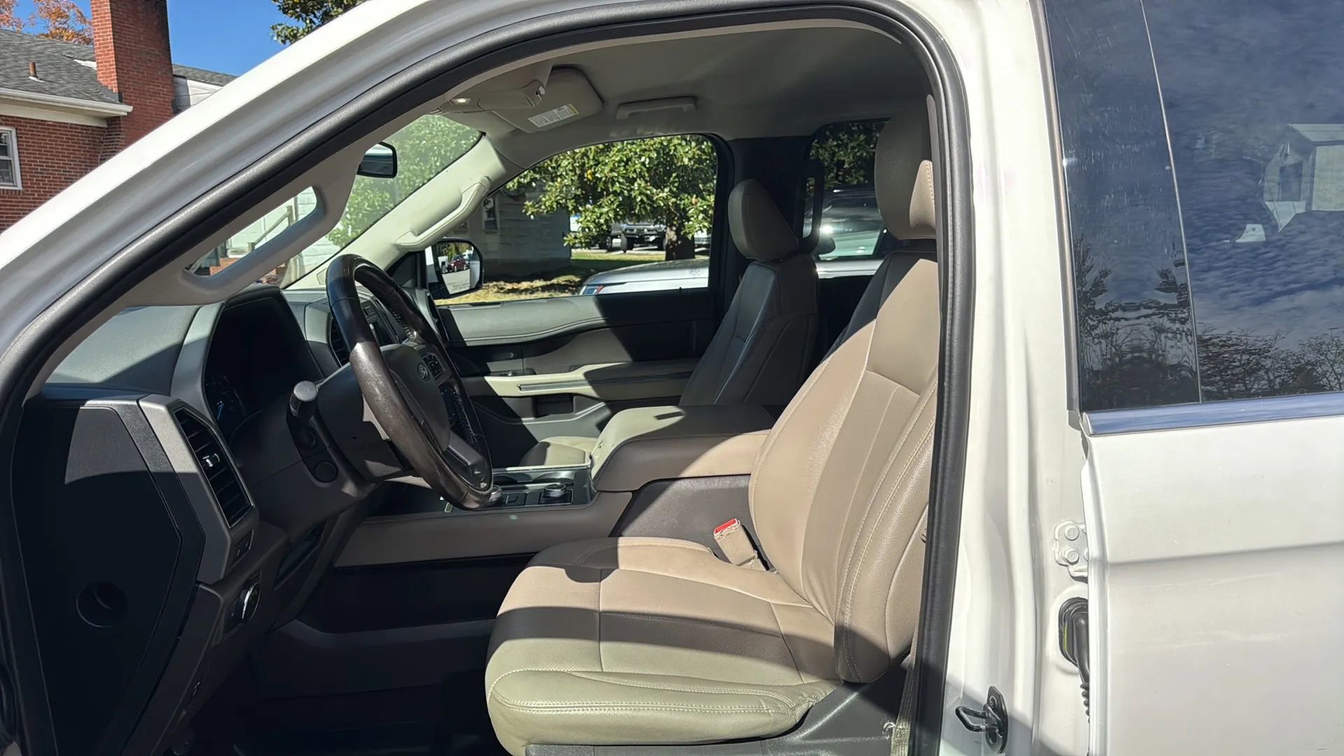 Used 2021 Ford Expedition XLT image 10