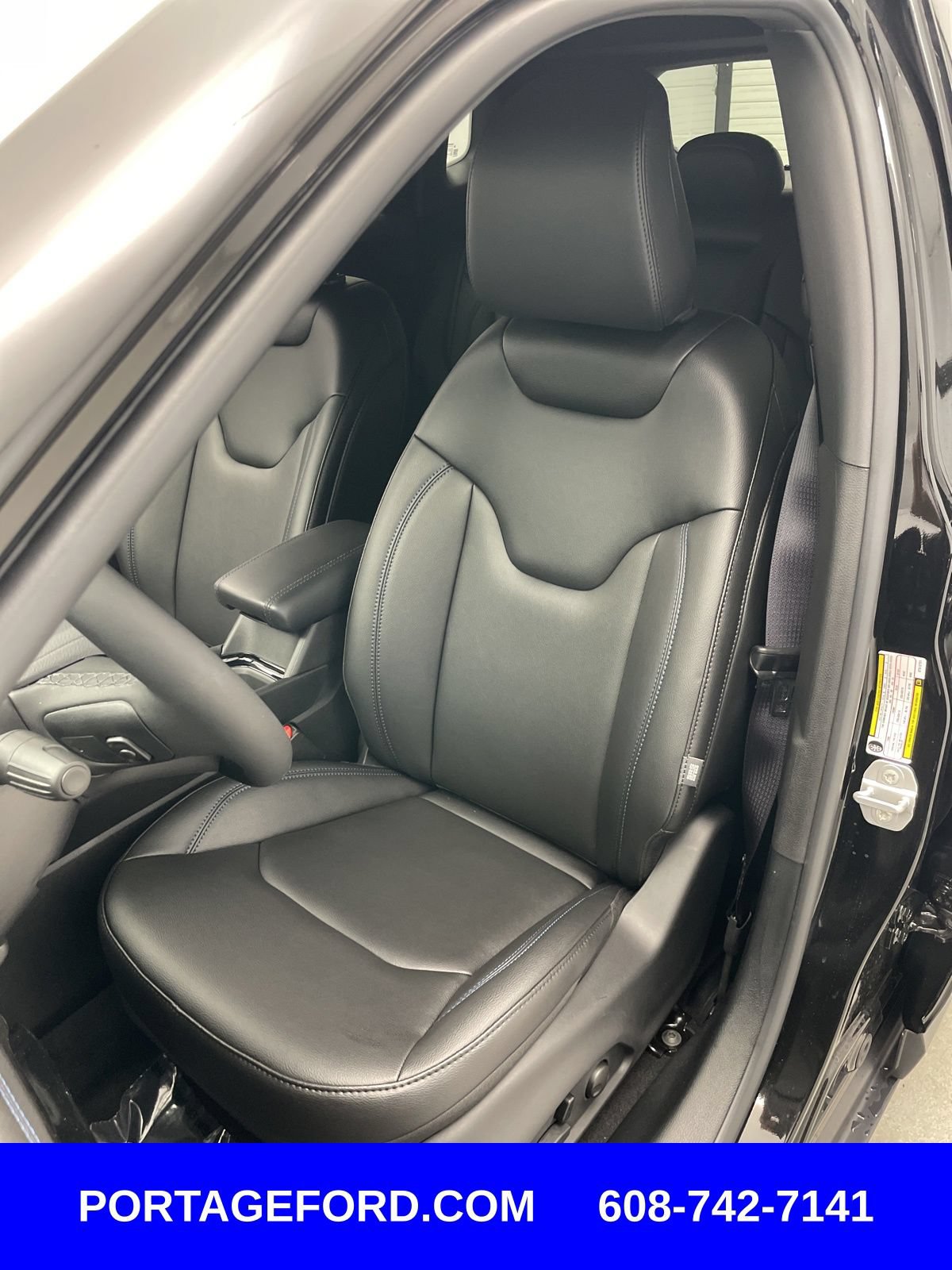 New 2025 Jeep Compass Limited w/ Sun & Sound Group AWD/4WD image 9