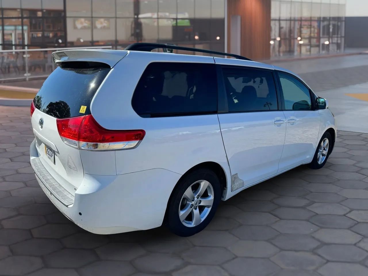 Used 2013 Toyota Sienna LE image 3