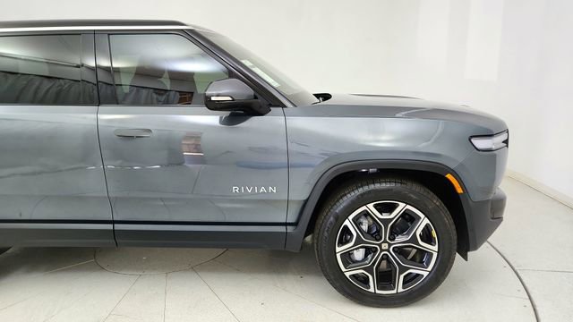 Used 2025 Rivian R1S Adventure image 7
