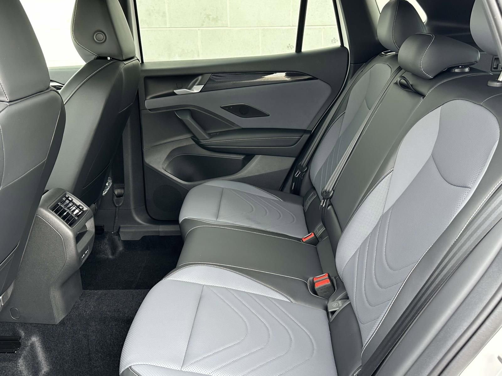 New 2026 Volkswagen Tiguan SE R-Line image 13