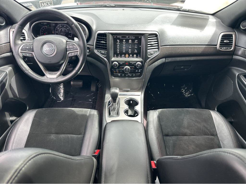 Used 2017 Jeep Grand Cherokee Altitude AWD/4WD image 4