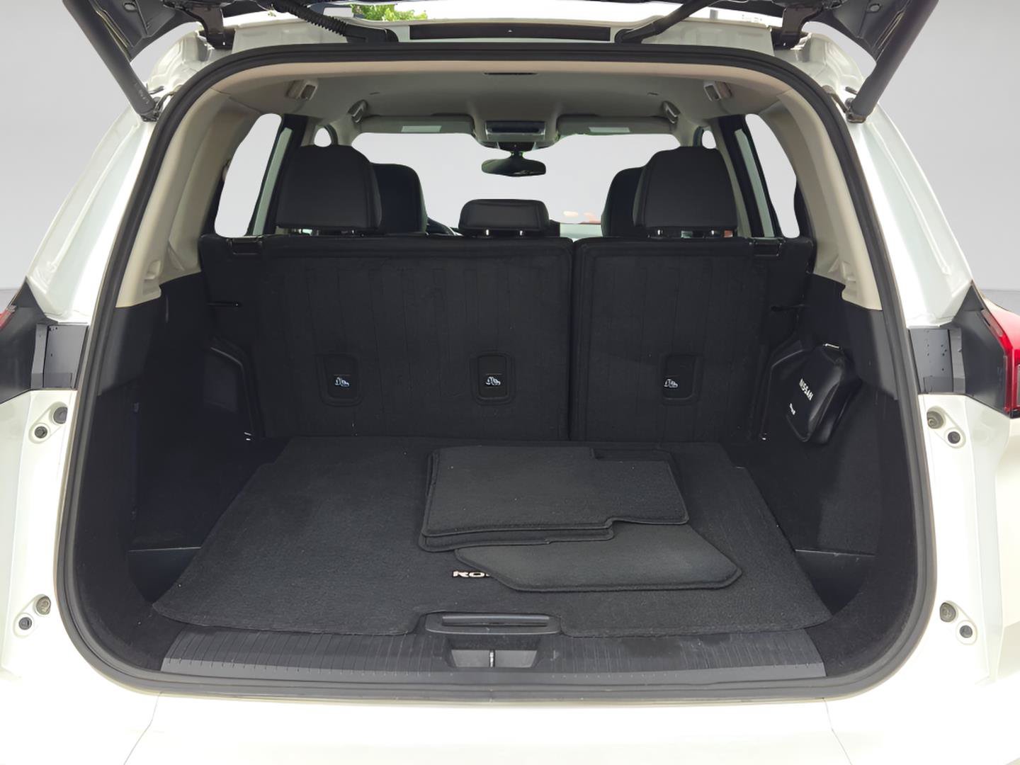 Used 2026 Nissan Rogue SL AWD/4WD image 14