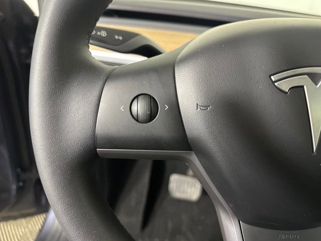 Used 2020 Tesla Model Y Long Range image 15