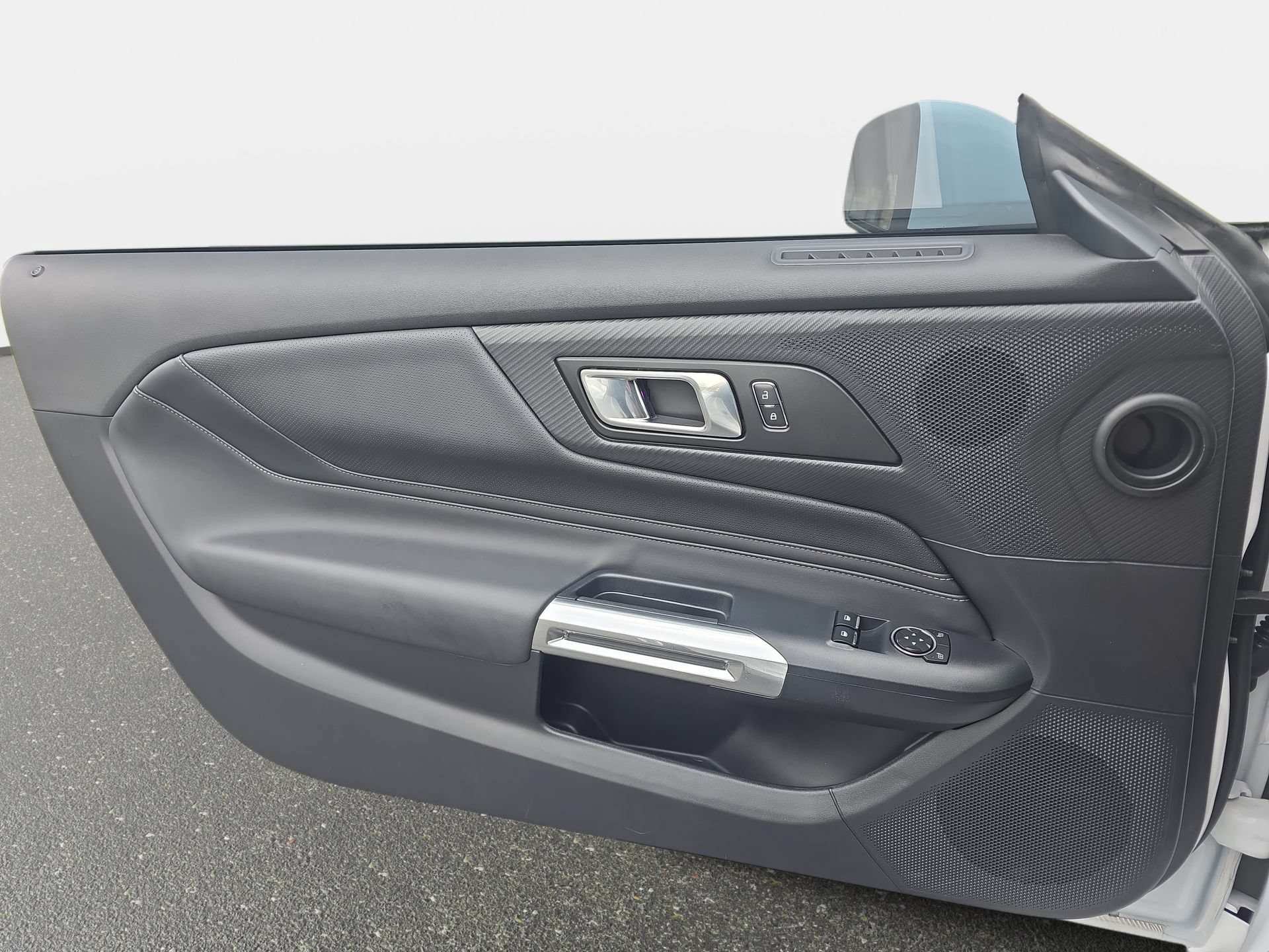 Used 2025 Ford Mustang GT Premium RWD image 25